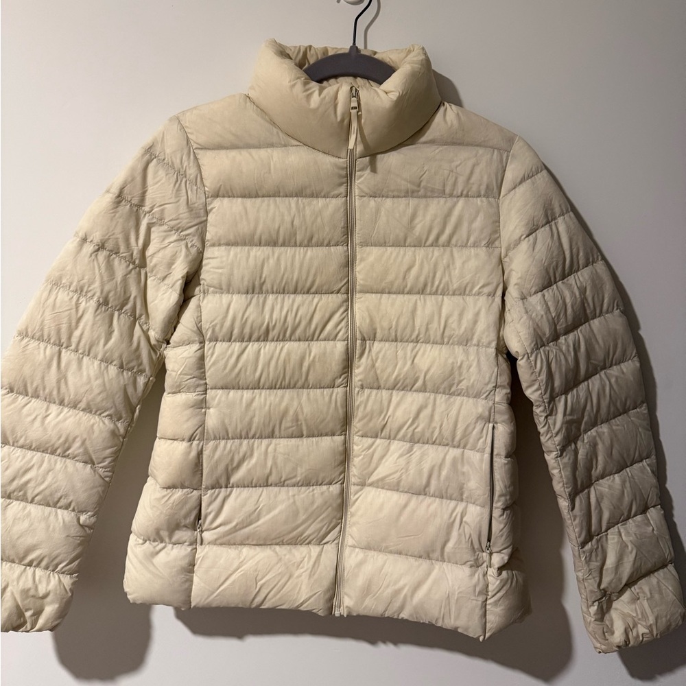 Uniqlo Women's Beige Puffer Jacket